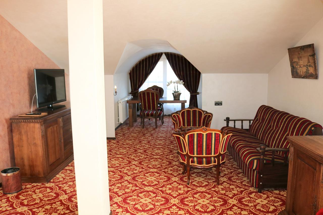 Castel Transilvania 4号机组*