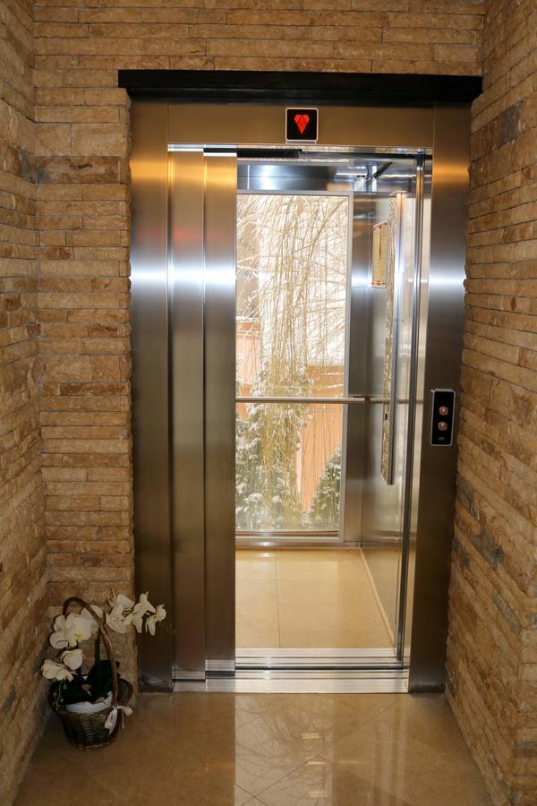 Castel Transilvania 4号机组*